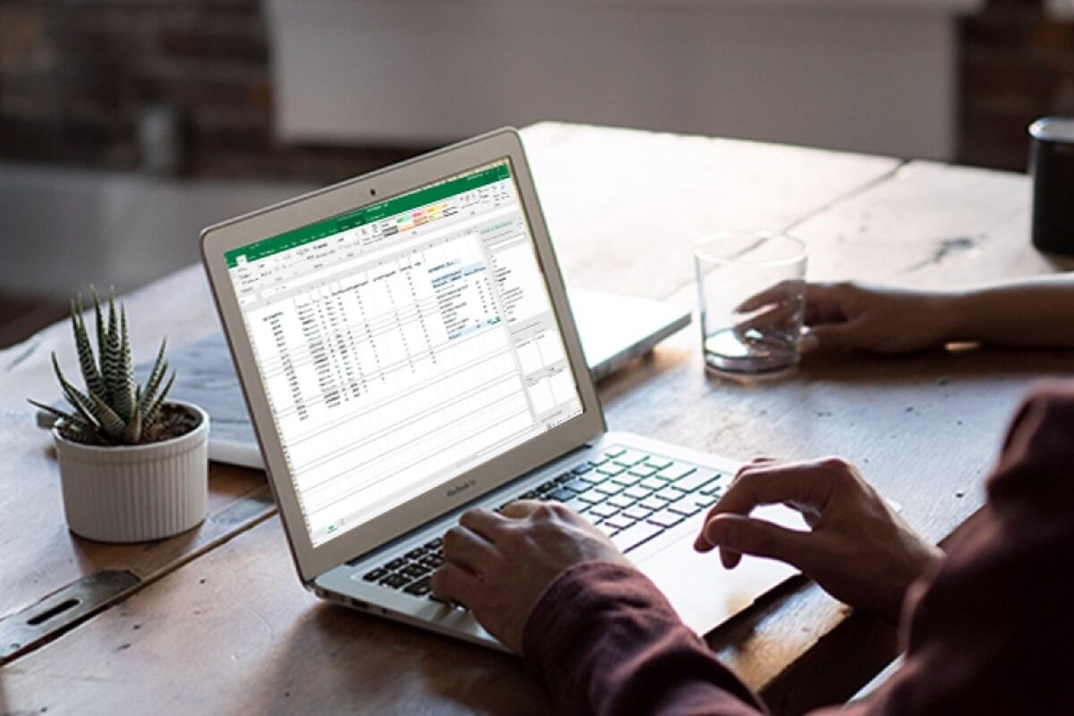 Mujer llamó a su pareja para un problema de Excel. (Foto: Pixabay)