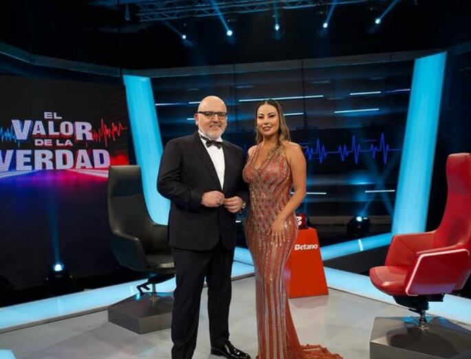 Pamela López se sentó en el sillón rojo de 'EVDLV'.