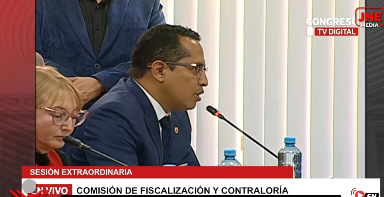 El presidente del Jurado Nacional de Elecciones, Roberto Burneo Bermejo se presentó anteb el Congreso.