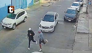 SMP: Mujer atropella a dos delincuentes armados que intentaron robarle 20 mil soles