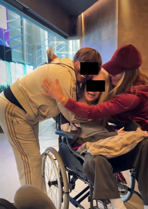 Alejandra Baigorria sorprende con viaje en avión a su abuelita y a su nana.