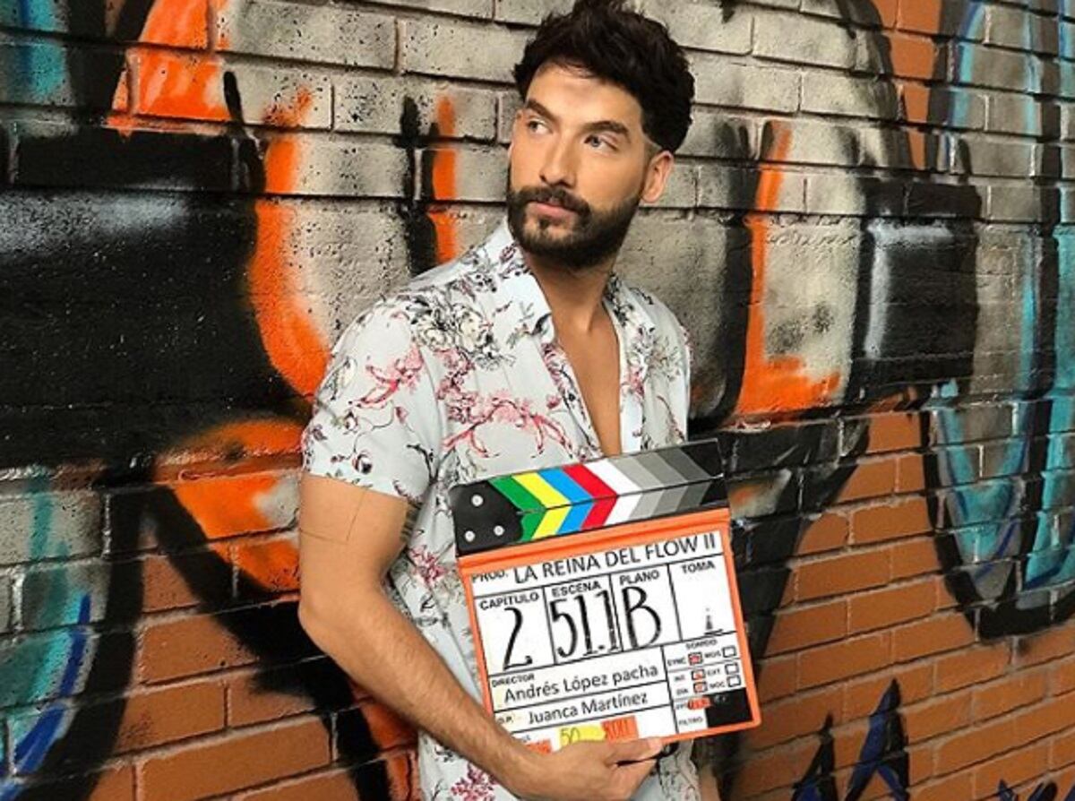 Carlos Torres es quien interpreta a Charly Flow (Foto: instagram/ Carlos Torres)