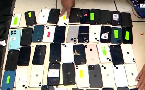 ¡Golpe en Las Malvinas! Policía decomisa más de mil celulares robados y halla caja fuerte escondida en ti...