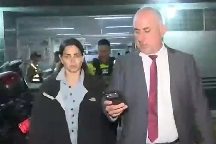 Andrea San Martín y su abogado, Wilmer Arica