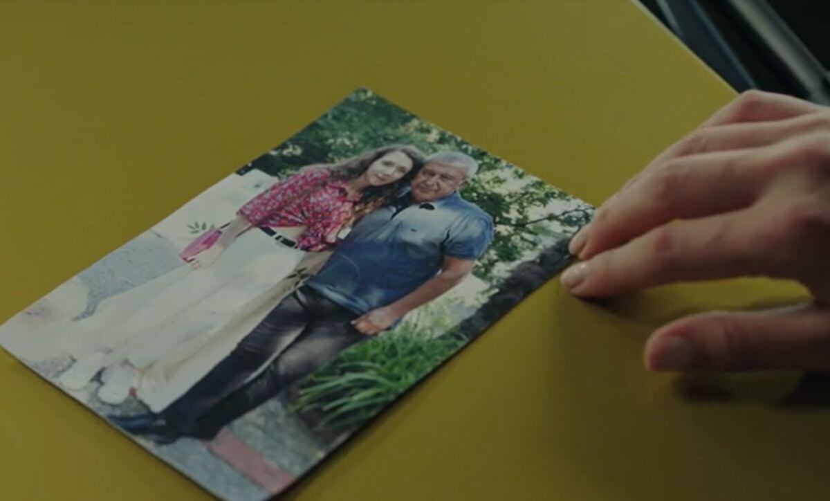 Ceylin halla foto de Metin con Inci (Foto: Ay Yapim)