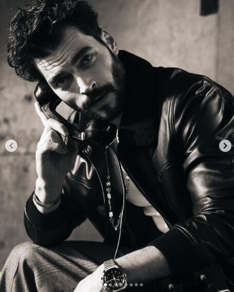 Es el único hijo de la actriz Özlem Akınözü y Tamer Akınözü, y es del signo zodiacal Virgo (Foto: Akın Akınözü/ Instagram)