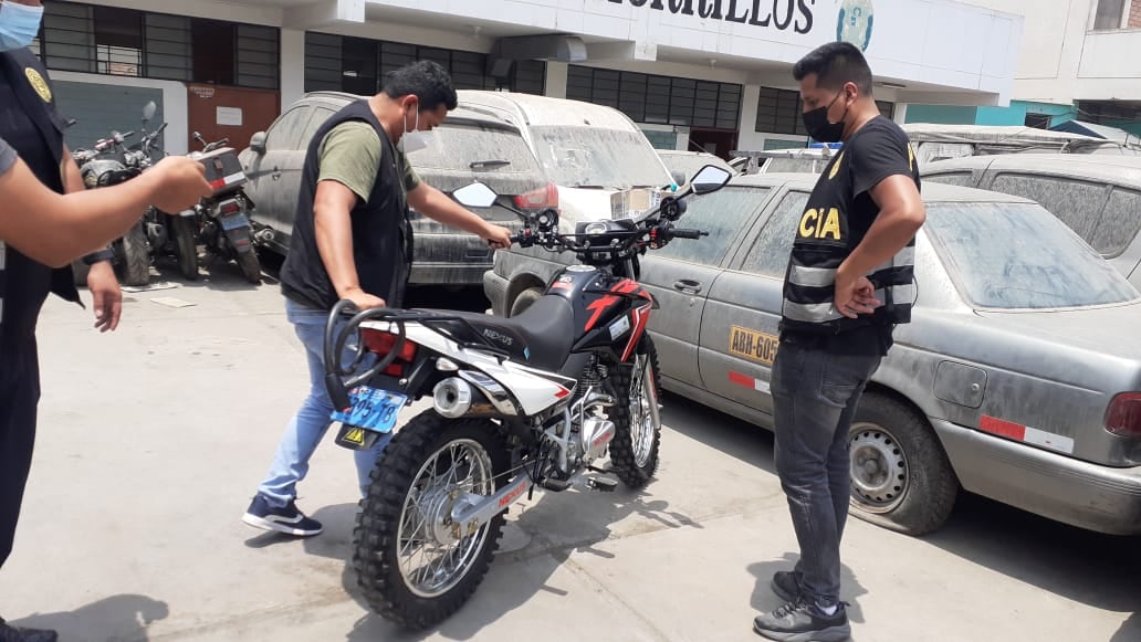 El ex reo del penal de Lurigancho, Cristopher Peña Delgado (36), ‘Chicho’, fue atrapado por participar en el asalto a dos personas en una bodega, en Breña. (Foto: Mónica Rochabrum/Trome)