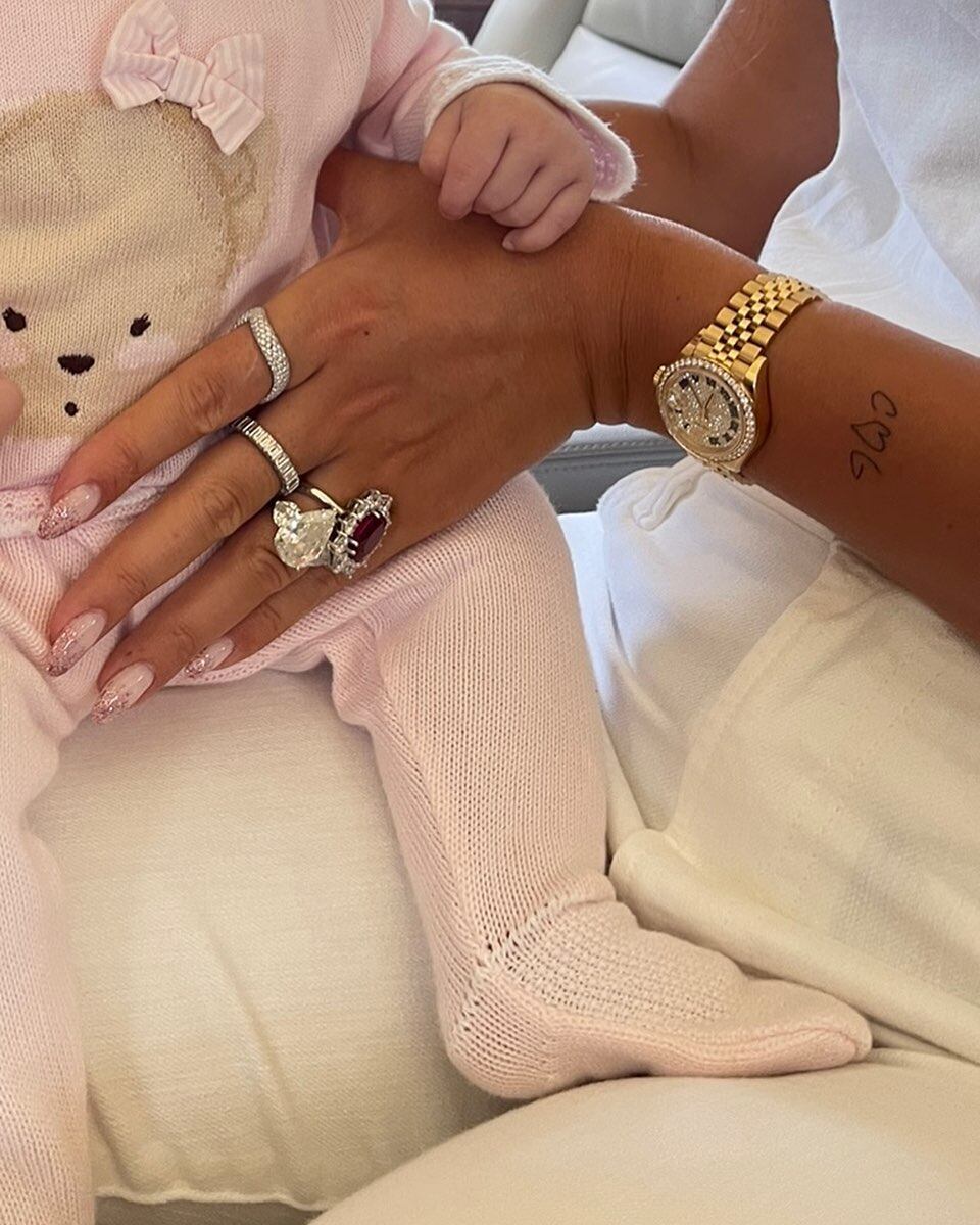 Georgina Rodríguez tomó el diseño de su segundo tatuaje de una nota que le dejó Cristiano Ronaldo (Foto: Georgina Rodríguez/ Instagram)