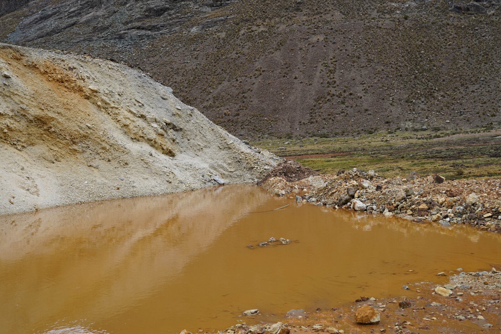 Contaminación provocada por la explotación minera Ariana.