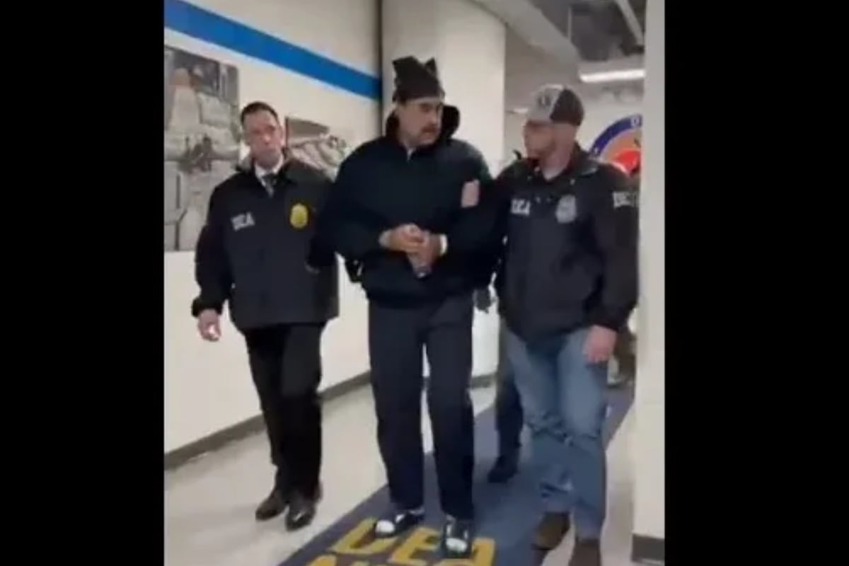 Captura de video tomada de la cuenta en X @RapidResponse47 de la Casa Blanca del presidente de Venezuela, Nicolás Maduro (c), a su llegada a la sede de la DEA este sábado, en Nueva York (EE.UU.). (Foto: EFE/ Rapidresponse47)