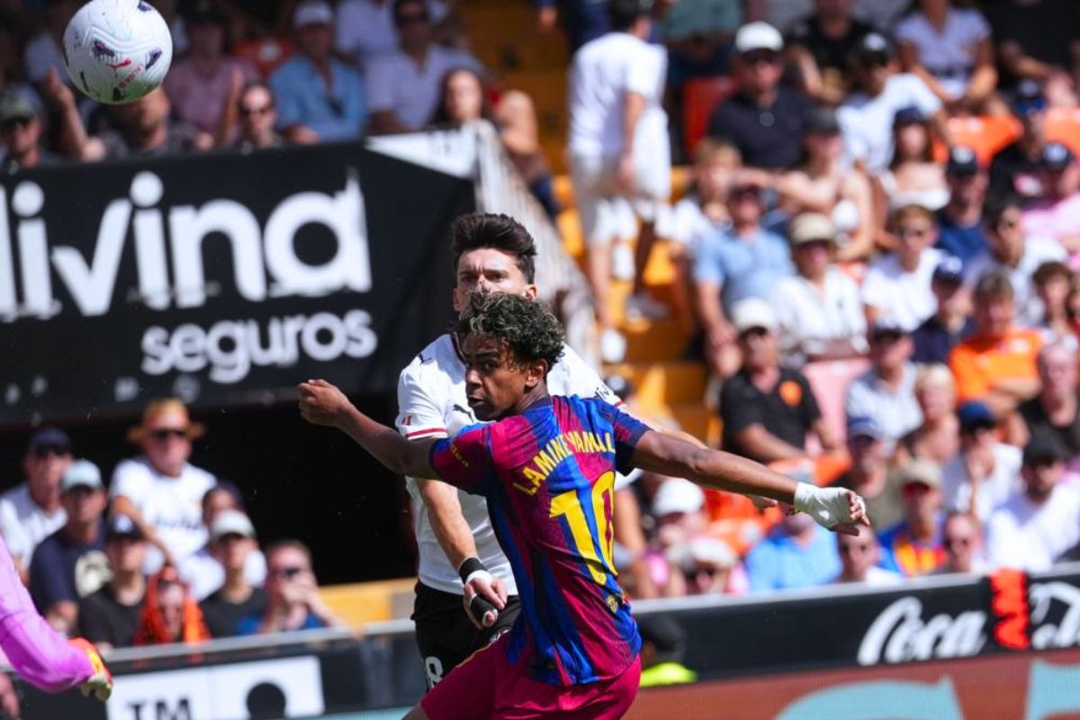Lamine Yamal anotó doblwe te en la goleada de Barcelona en Valencia (Foto: AP)