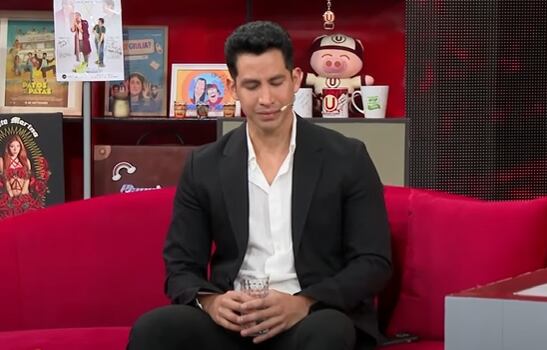 Santiago Suárez se quiebra en 'Habla Chino'