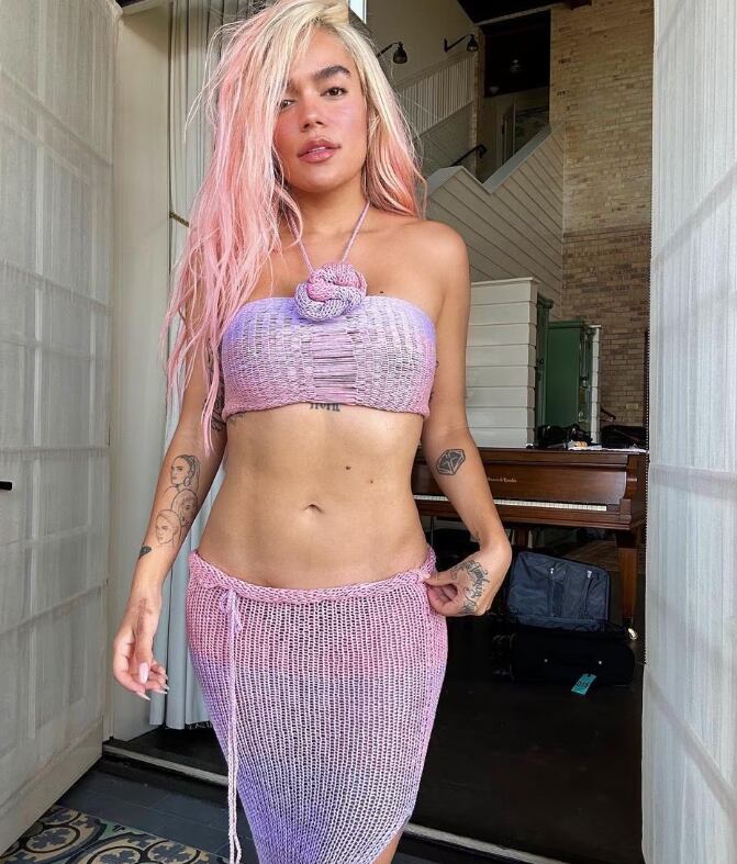 El tatuaje del nombre real de Anuel AA no aparece en la mano de la "Bichota" (Foto: Karol G / Instagram)