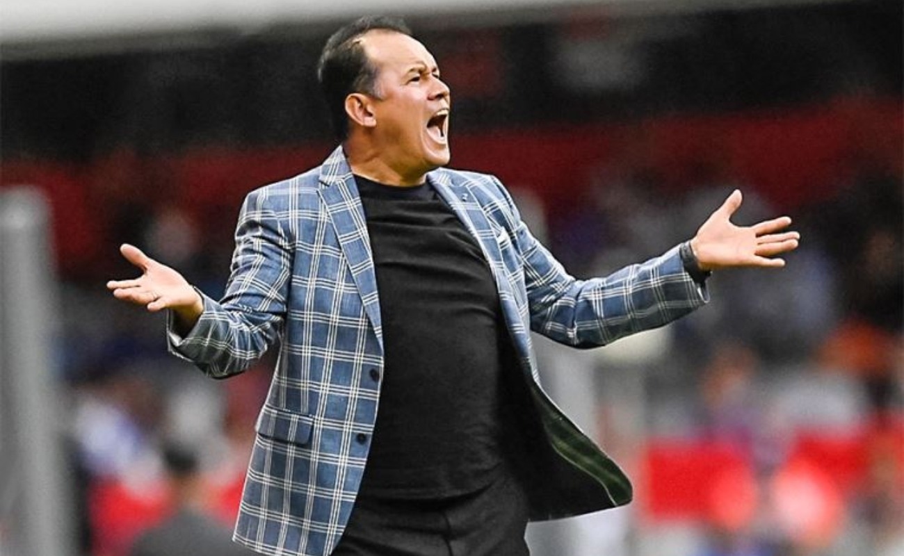 En Chile quieren que Juan Reynoso siga en la selección peruana