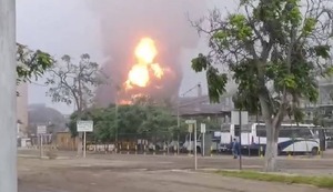 La Libertad: Tragedia rondó en empresa azucarera Casa Grande al registrarse dantesco incendio | VIDEO