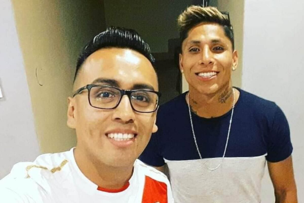 Adán Chumbipuma posando con Raúl Ruidíaz (Foto: Adán Chumbipuma / Instagram)