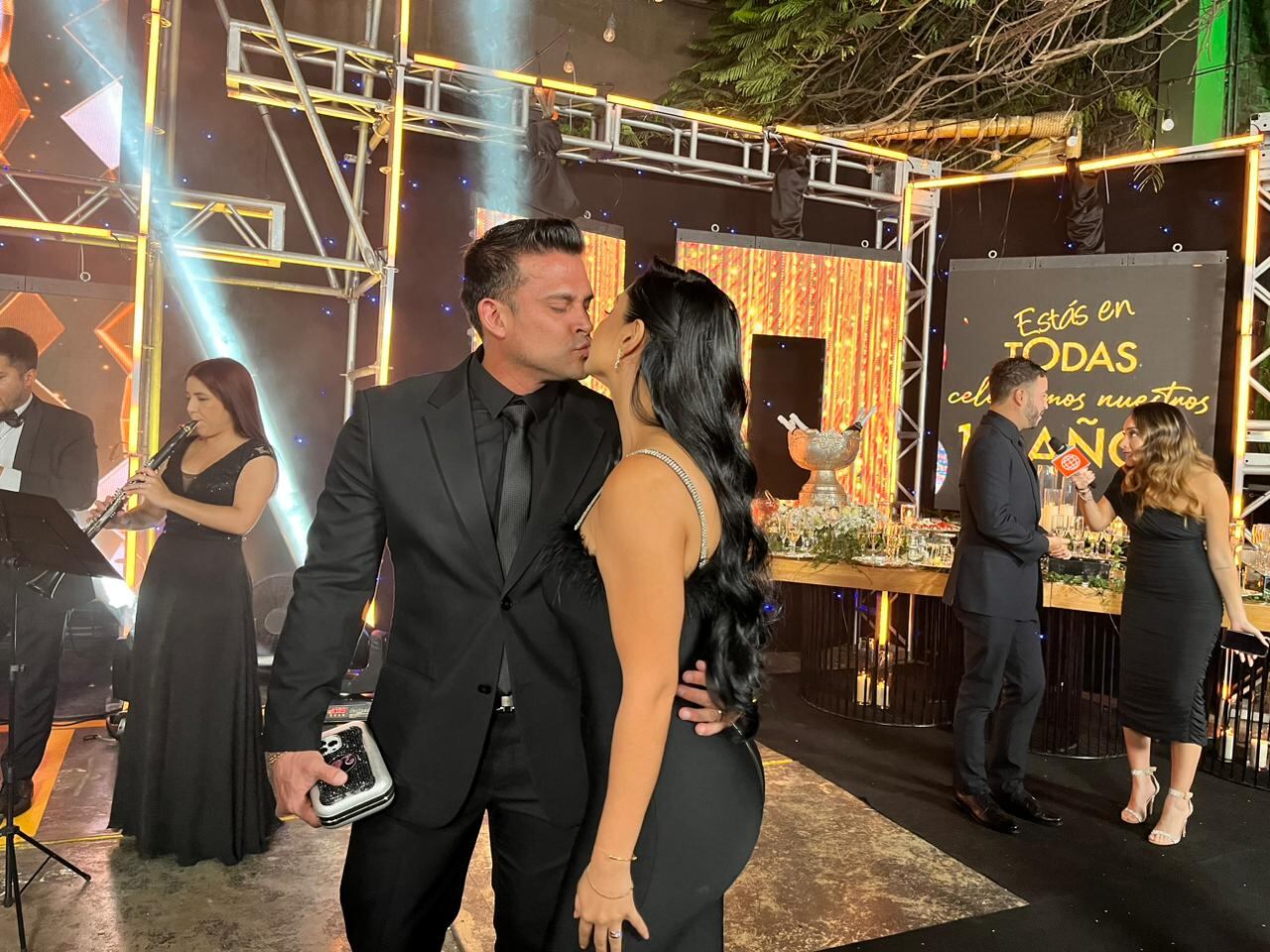 Christian Domínguez y Pamela Franco se lucieron muy amorosos en la fiesta por los 10 años de "Estás en todas". (Foto: Lady Gamarra/Trome).