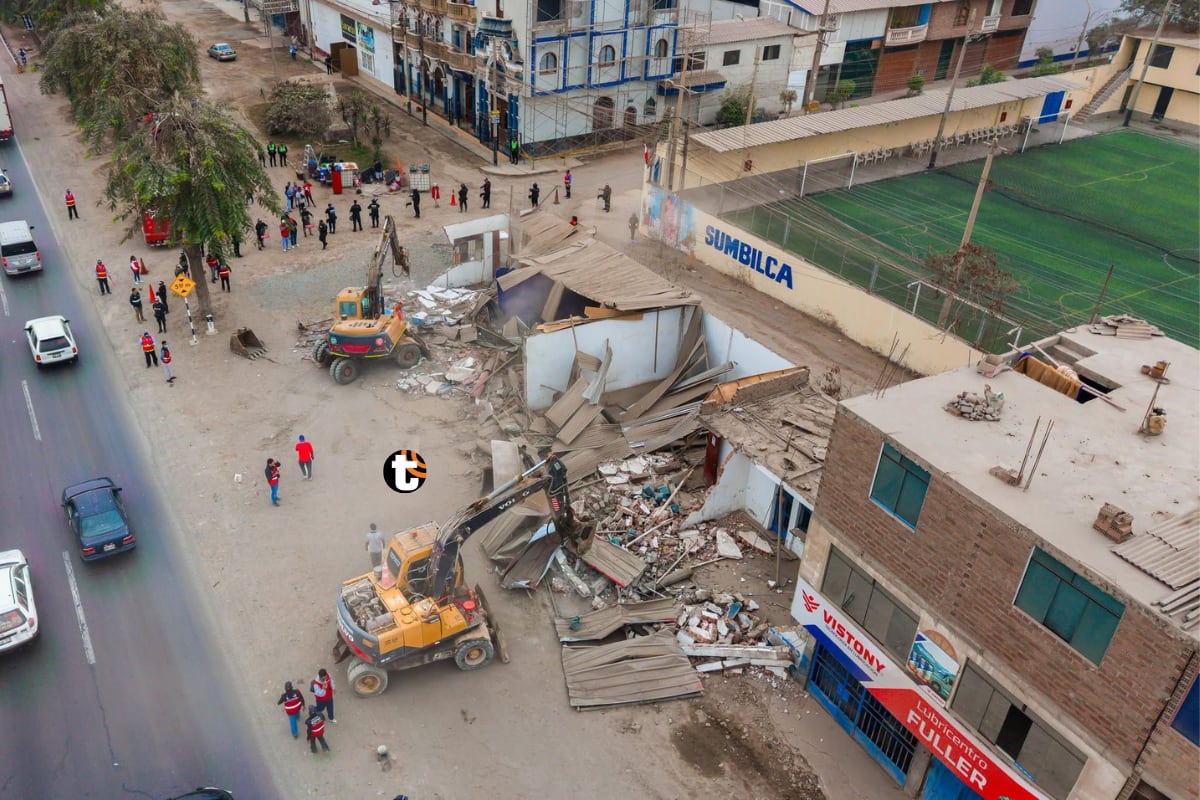 ¡Demolición en Puente Piedra! Municipio derriba 11 casas para ampliar Panamericana Norte y vecinos protestan por desalojo