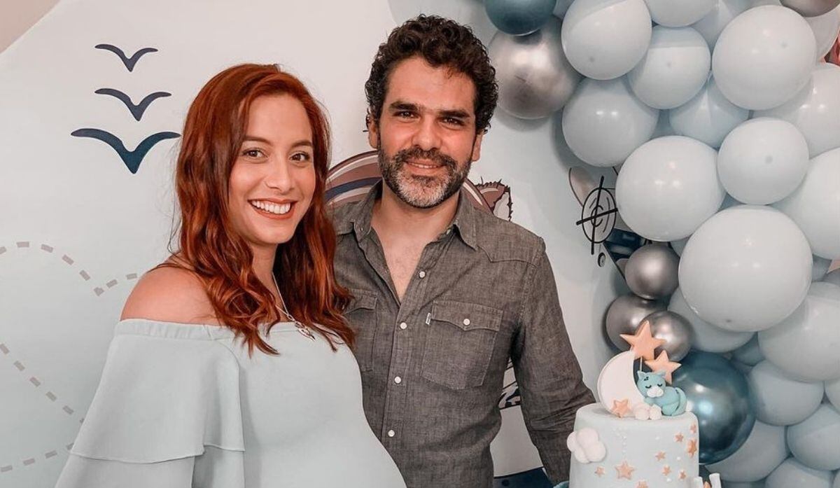 Sergio Coloma sorprendió a la actriz con un anillo durante su viaje a EEUU (Foto: Instagram @nataliasalasz)