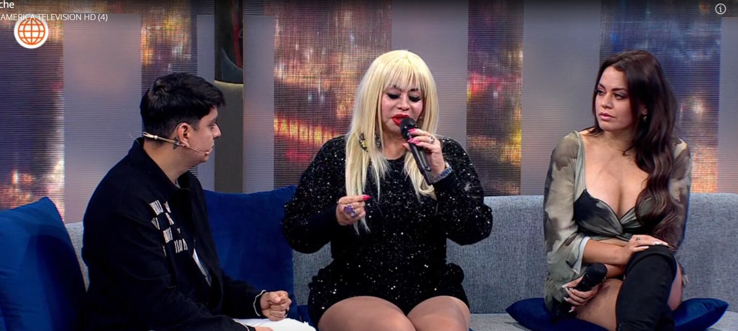 Susy Díaz al lado del vidente Frank Mendizábal y su hija Florcita Polo.