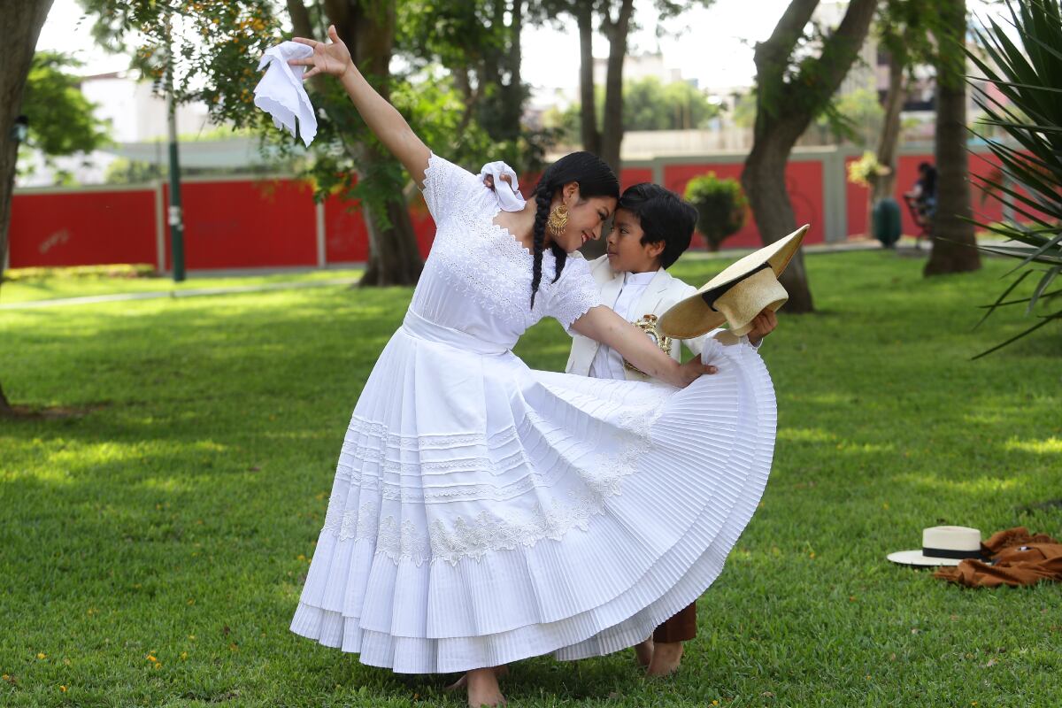 Aprendieron juntos hace cuatro años y desde ese momento no han dejado de bailar juntos. Foto: Jesús Saucedo.