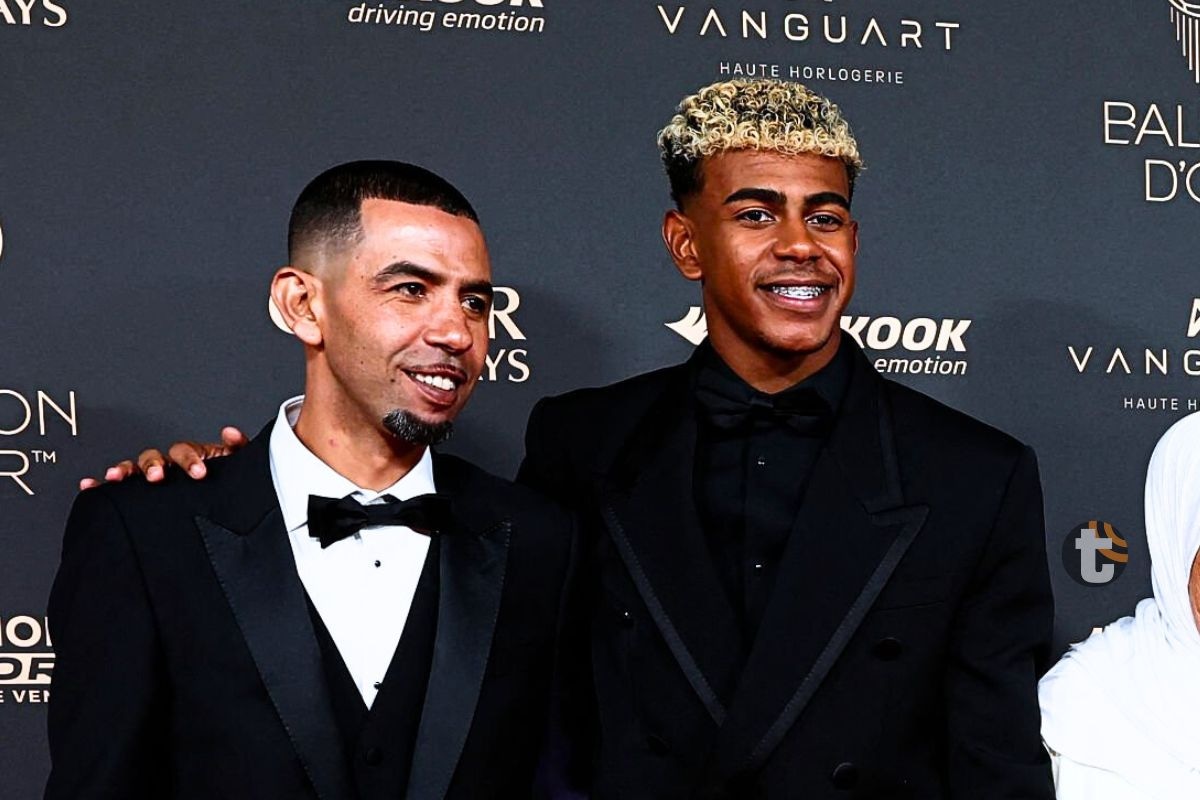 Lamine Yamal y su padre en la gala de Balón de Oro (Foto: AFP)