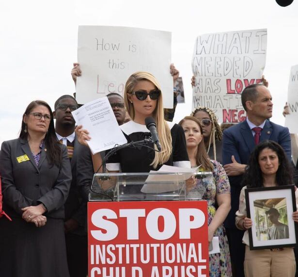 Paris Hilton encabeza la lucha contra el abuso infantil. (Foto: @parishilton / Instagram)