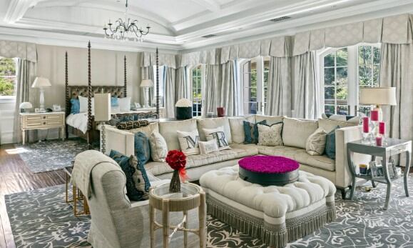 La sala principal es de los espacios más bellos de la casa (Foto: The Grosby Group)