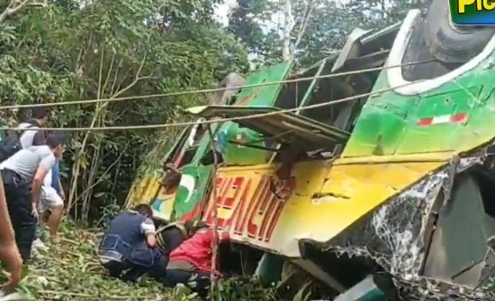 Cuatro personas perdieron la vida en lamentable accidente en la región San Martín (Pichanaki Tv)
