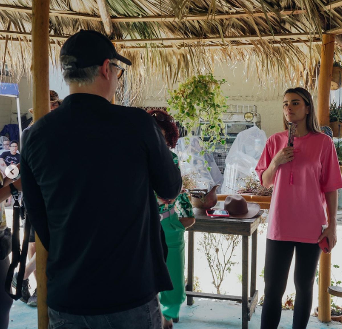 Una de las imágenes del rodaje donde participa Clarissa Molina en República Dominicana (Foto: Clarissa Molina / Instagram)