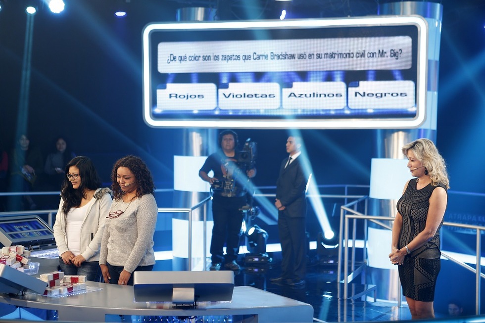 El 2014 regresa a la televisión peruana con el programa concurso “Atrapa el millón” que se emitía por ATV. En el programa los participantes respondiendo acertadamente preguntas de cultura general ganaban premios en soles. (Foto: GEC Archivo)
<div>
<a href="https://www.tiendaelcomercio.com/" target="_blank">
<img src=https://cloudfront-us-east-1.images.arcpublishing.com/elcomercio/XVX2QLAMXNGRFOZYJHTK2CI3HA.jpg width="100%">
</a>
</div>