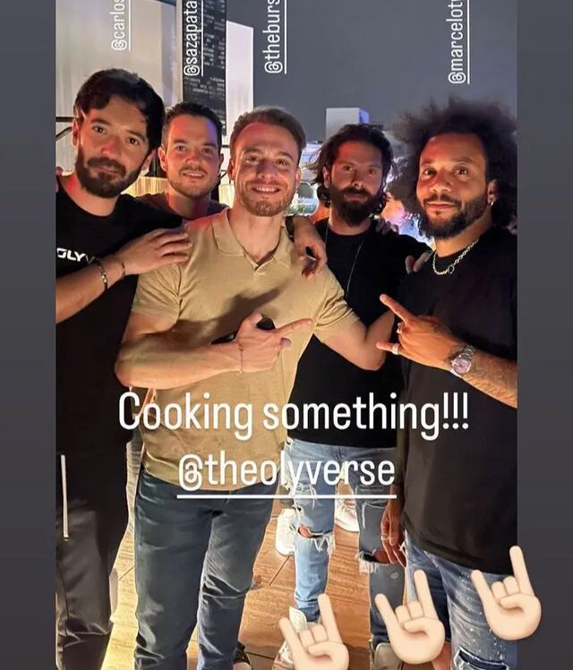 Kerem Bürsin disfrutó de la noche madrileña junto al futbolista Marcelo y el cantante Cepeda (Foto: Kerem Bürsin/ Instagram)