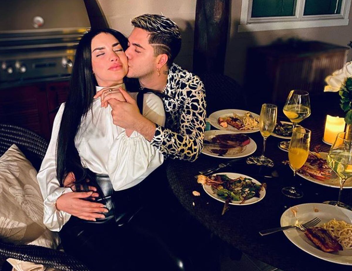 Fue la pareja de Loaiza, Juan de Dios Pantoja, quien se encargó de comunicar la situación (Foto: Kimberly Loaiza / Instagram)