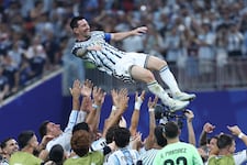 Lionel Messi jugó su peor partido del campeonato; pero a los 68’ le bastó frotar el balón para ser influyente