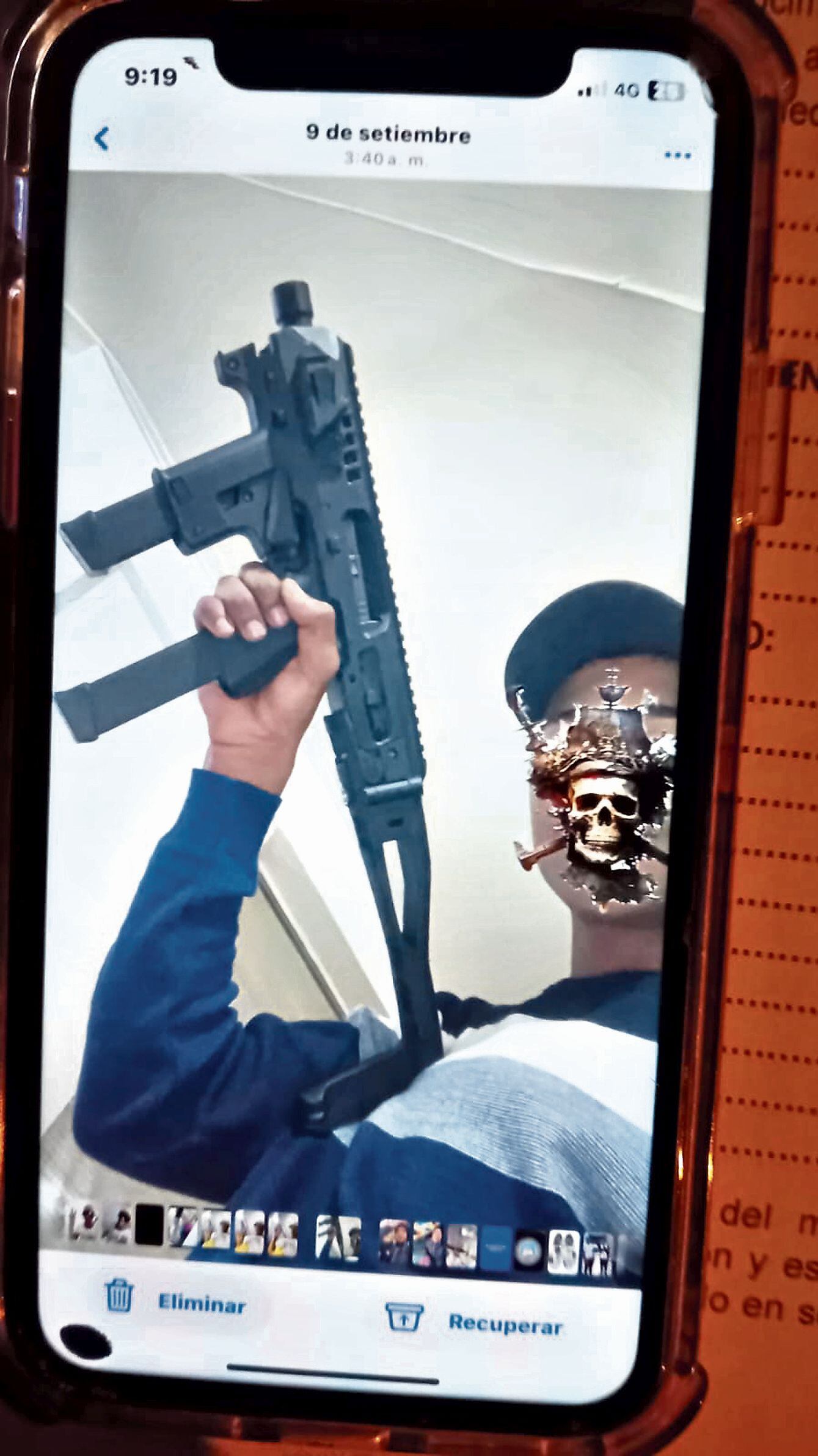 Venezolanos que atacaron a balazos a chofer de bus se lucían con armas en redes sociales