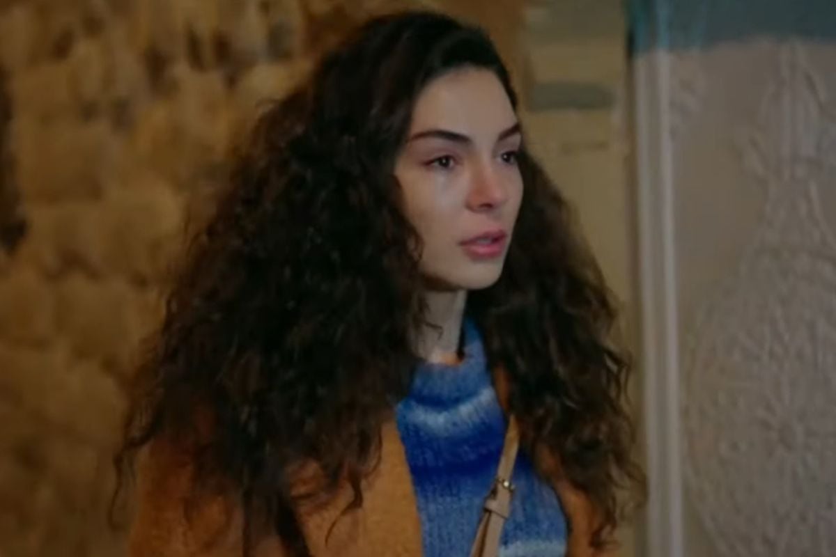 Reyyan sufre y llora luego de terminar con su amado Miran (Foto: Mia Yapım)