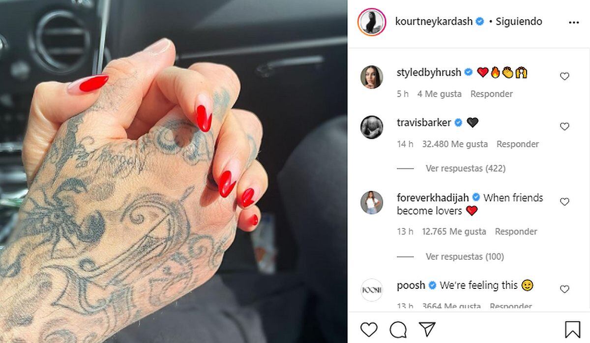 Kourtney Kardashian y Travis Barker de Blink 182 hicieron oficial su relación con un anuncio en redes sociales. (Foto: @kourtneykardash / Instagram)