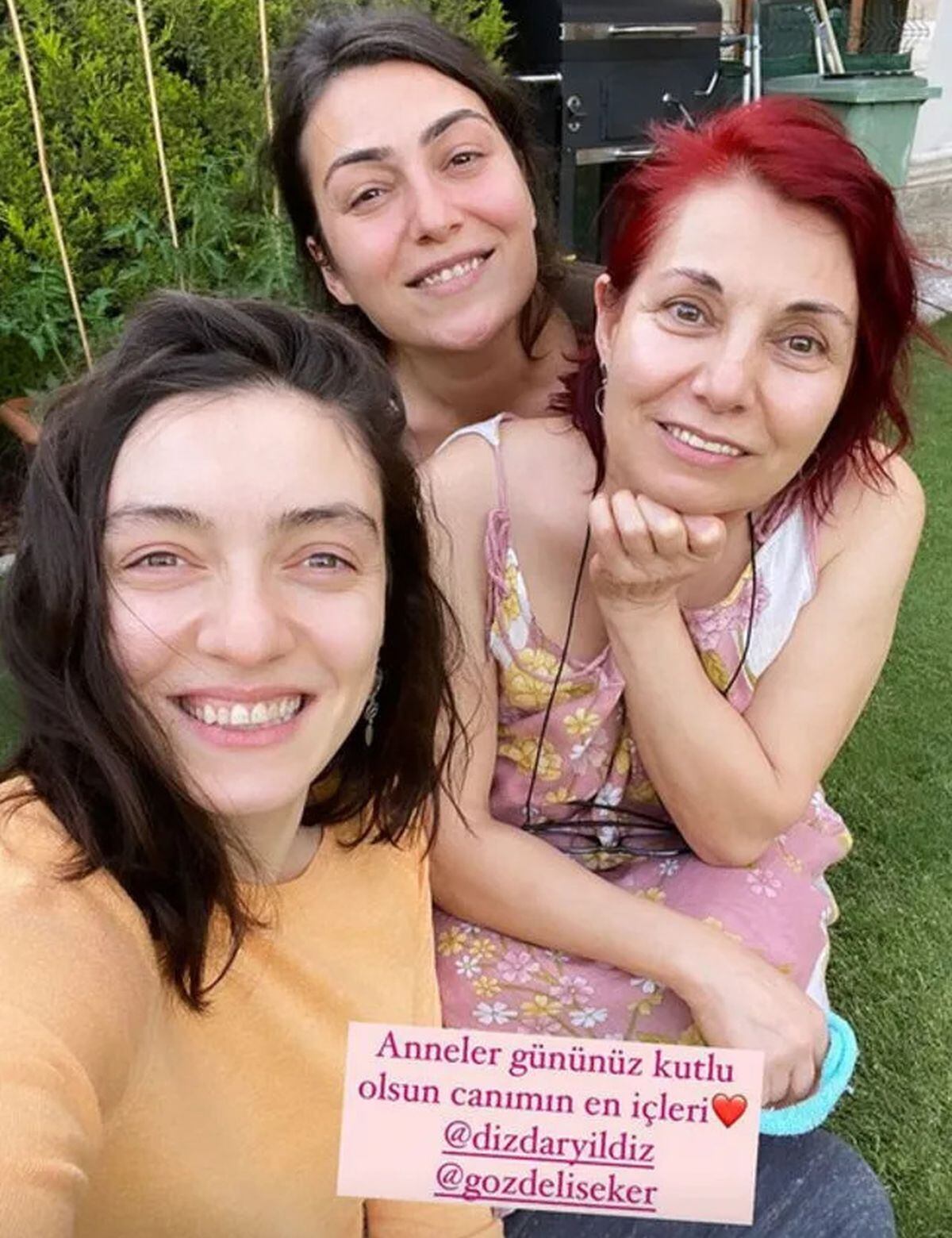 Merve Dizdar alborota las redes con fotos con su madre (Foto: Merve Dizdar).