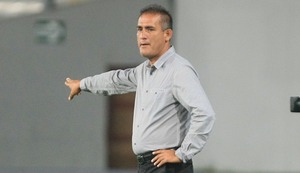 Teddy Cardama: “Los amistosos solo sirven para que la gente aplauda a Sonne”