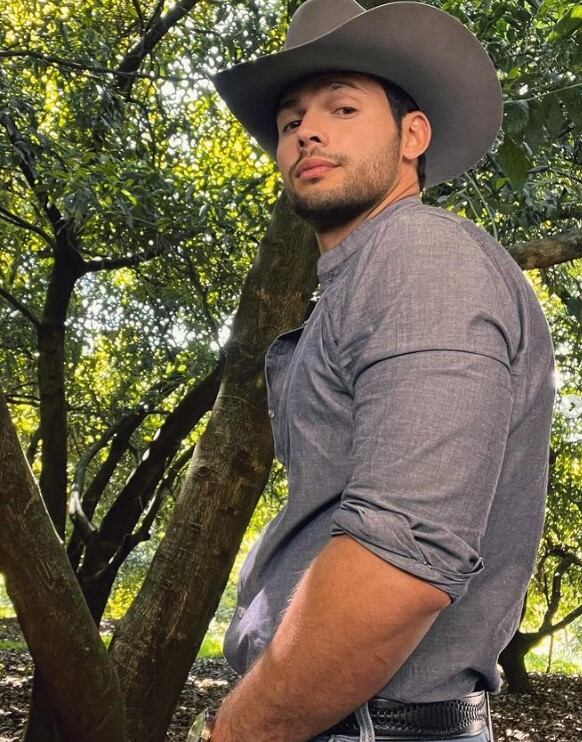 Emmanuel Palomares es Simón del Monte (Foto: Emmanuel Palomares/Intagram)