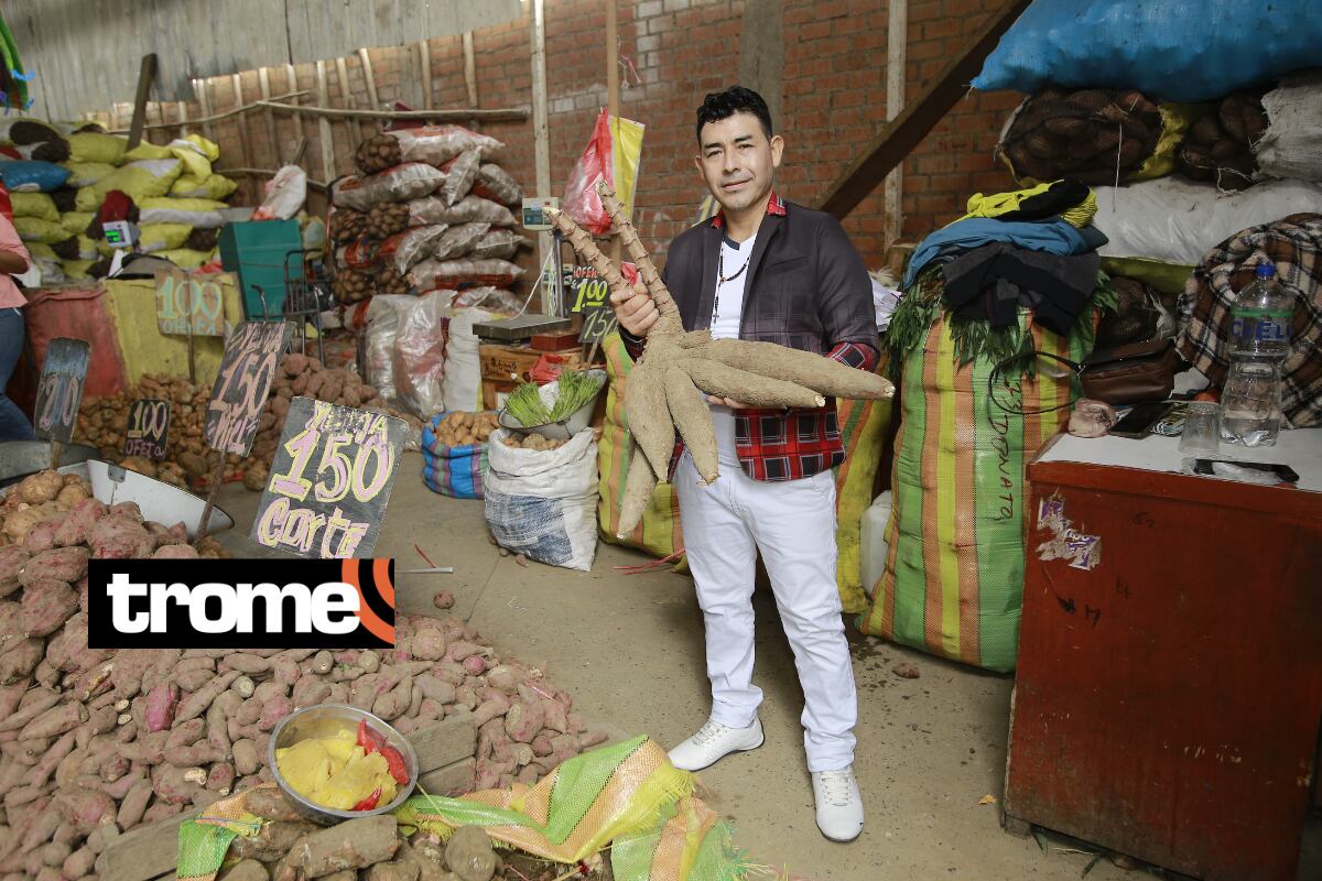 Comerciante vende yucas y camote, y también es un cantante folclórico conocido como: "El conejito encantador". Foto: Jessica Vicente