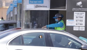 ¡Regresó el cobro en los peajes del sur! Rutas de Lima reanuda operación pese a fallo judicial y genera caos entre conductores: “Es un robo completo”