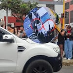 ¡Ataque salvaje en pleno centro de Trujillo! Sicarios disparan más de 20 veces contra camioneta y dejan tres heridos
