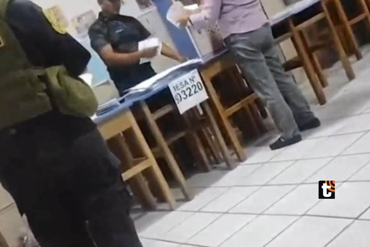 Denuncian destrucción de actas en Pachacámac en plena jornada electoral 2026.