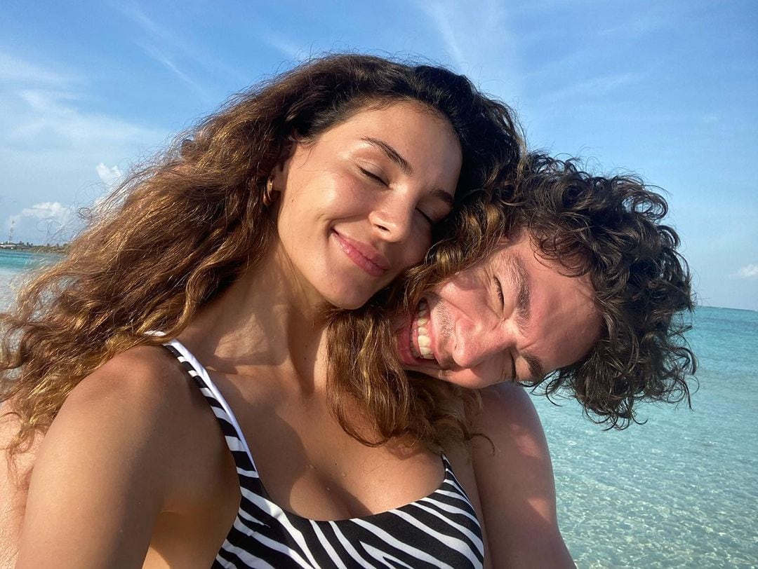 Cedi Osman cumplió 27 años el pasado el 8 de abril y lo celebró junto a su novia Ebru Şahin (Foto: Ebru Şahin/ Instagram)