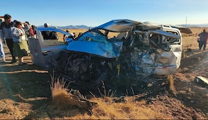 ¡Tragedia en Puno!: Mueren 5 pasajeros en choque de camioneta y minivan