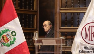 Perú rompe relaciones diplomáticas con México por asilo político a Betssy Chávez