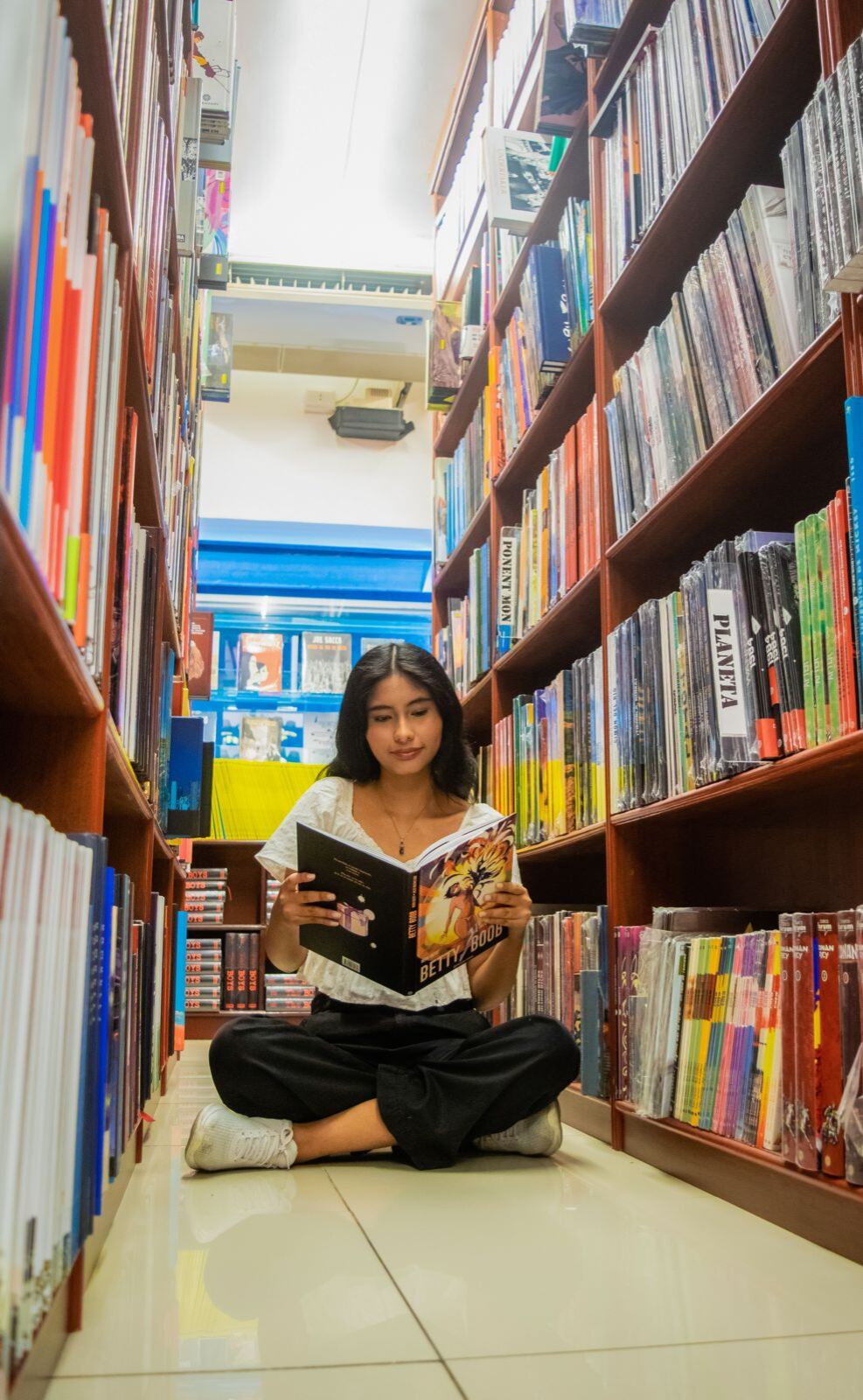 Fiorella Quispe remarcó que si bien Internet es una herramienta de mucha utilidad para estudiar, destacó que prefiere ir la Biblioteca.