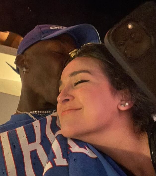Luis Advíncula y Daniela Darcourt tienen una hermosa amistad.