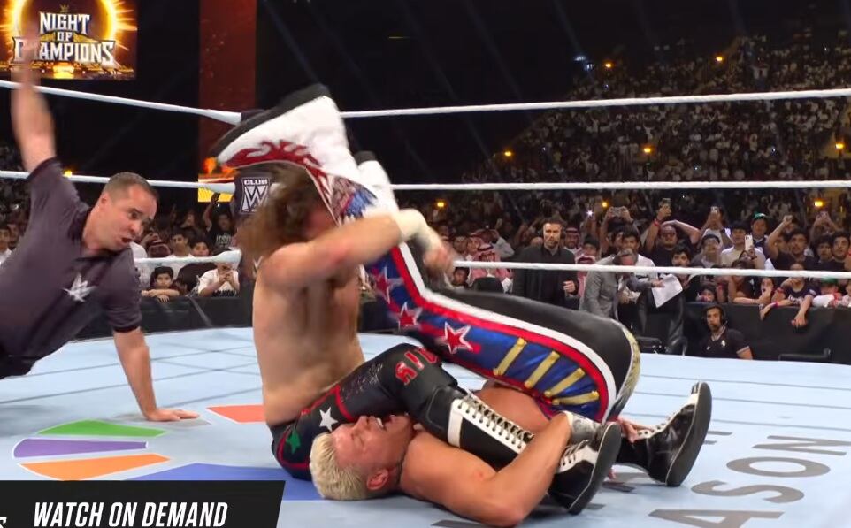 Sami Zayn logró la cuenta de tres, tras un paquetito a Cody Rhodes ( YouTube WWE)